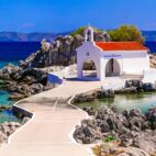 Authentic traditional Greek islands- unspoiled Chios, little church Agios Isidoros | Von Freesurf